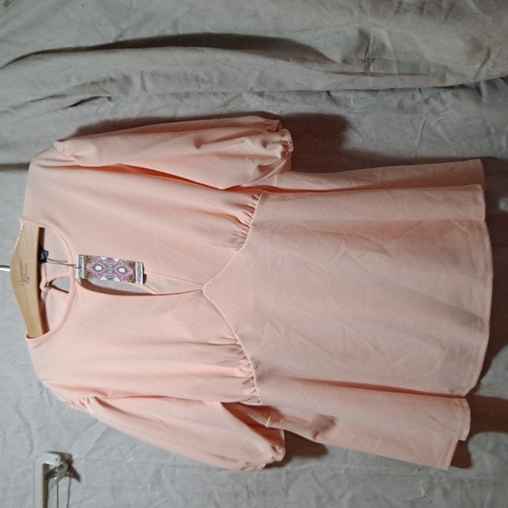 Peach Boohoo top size 22